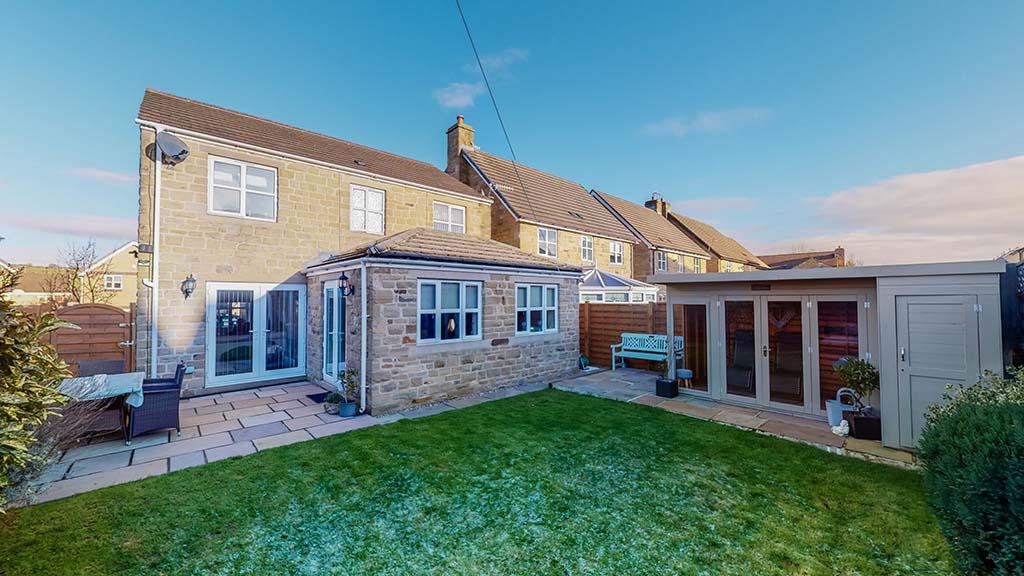5 bedroom detached house For Sale in Steeton - Externally